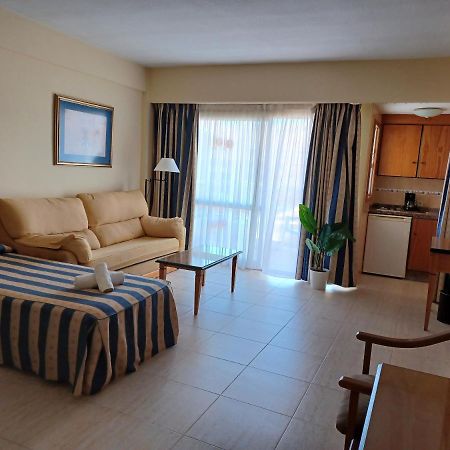 Primera línea de playa y vista al mar en Pyr Fuengirola Estudio Exterior foto