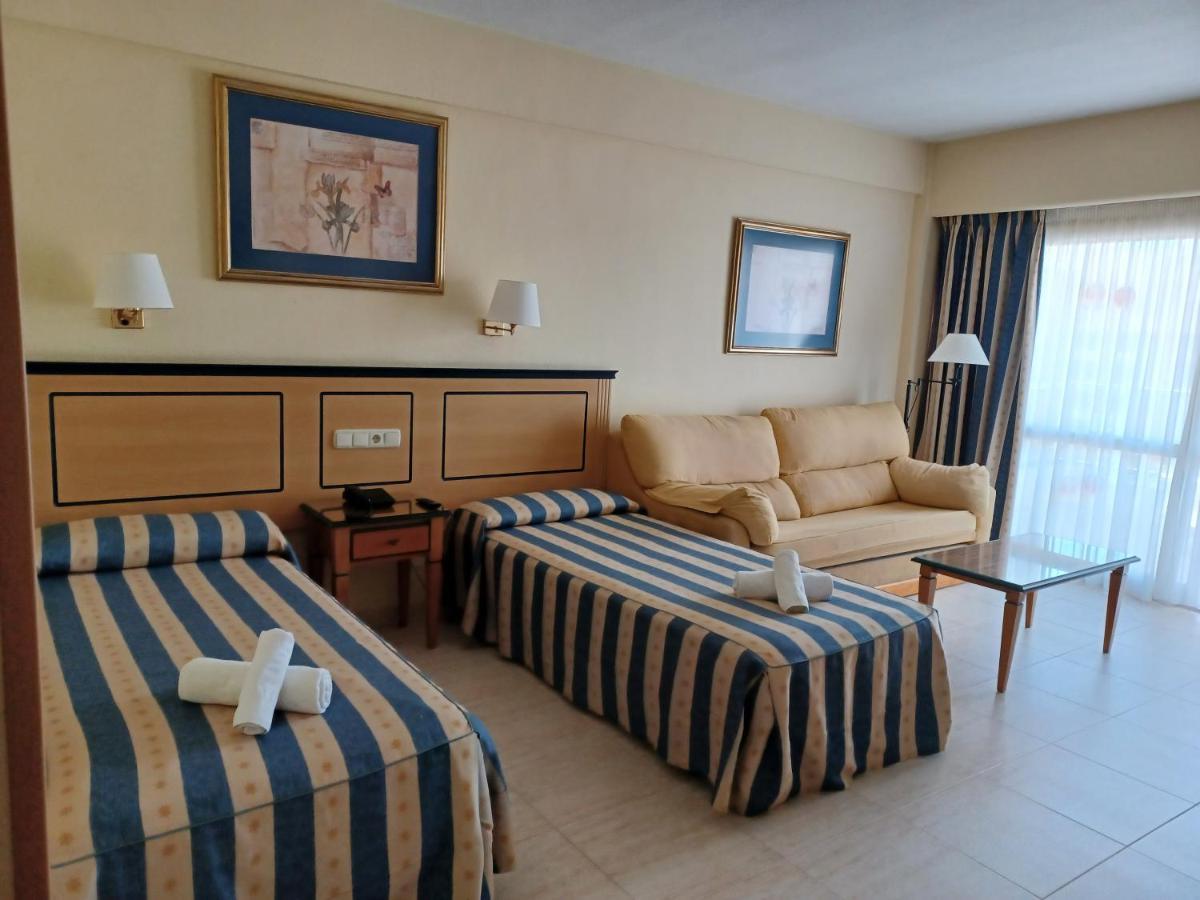 Primera línea de playa y vista al mar en Pyr Fuengirola Estudio Exterior foto