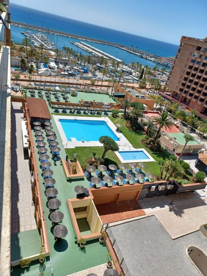 Primera línea de playa y vista al mar en Pyr Fuengirola Estudio Exterior foto